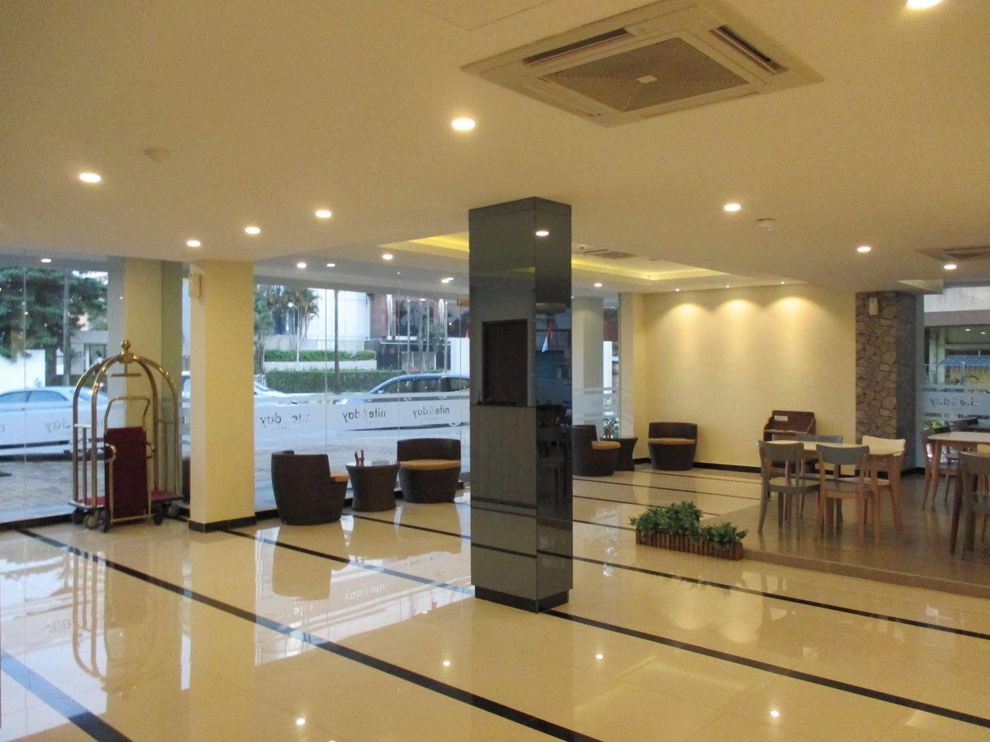 Nite And Day Batam Jodoh Square Hotel Kültér fotó