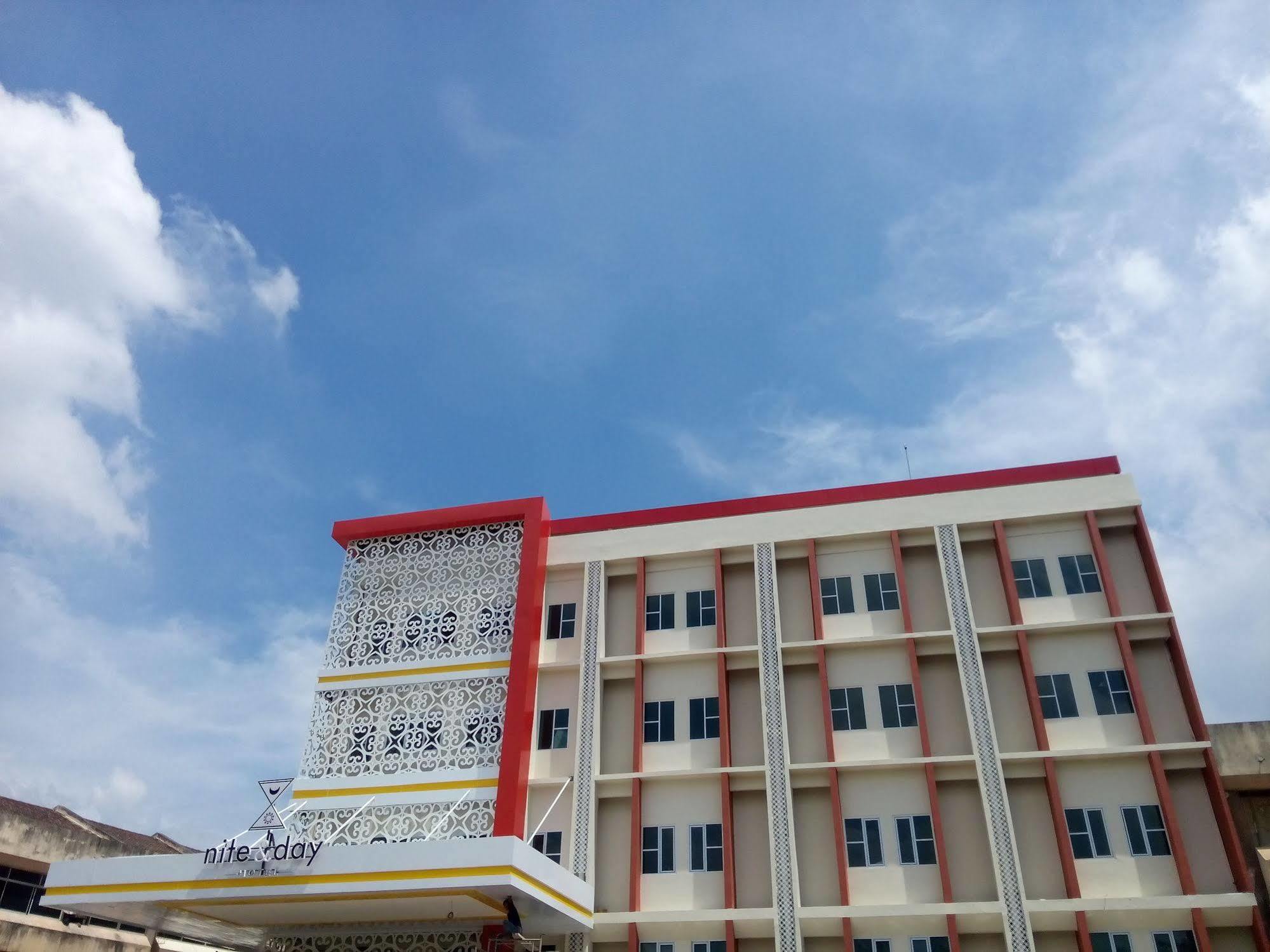 Nite And Day Batam Jodoh Square Hotel Kültér fotó