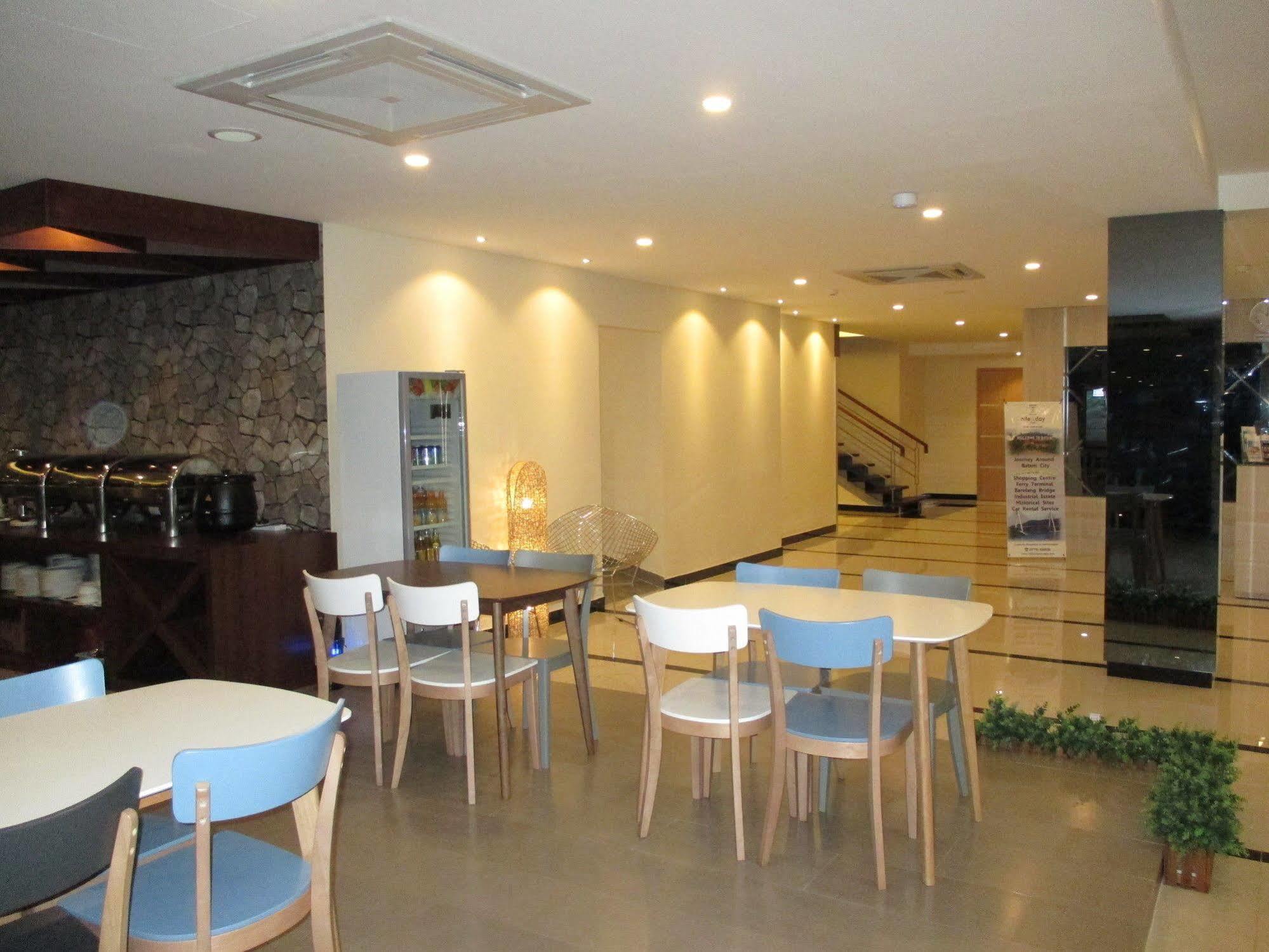 Nite And Day Batam Jodoh Square Hotel Kültér fotó